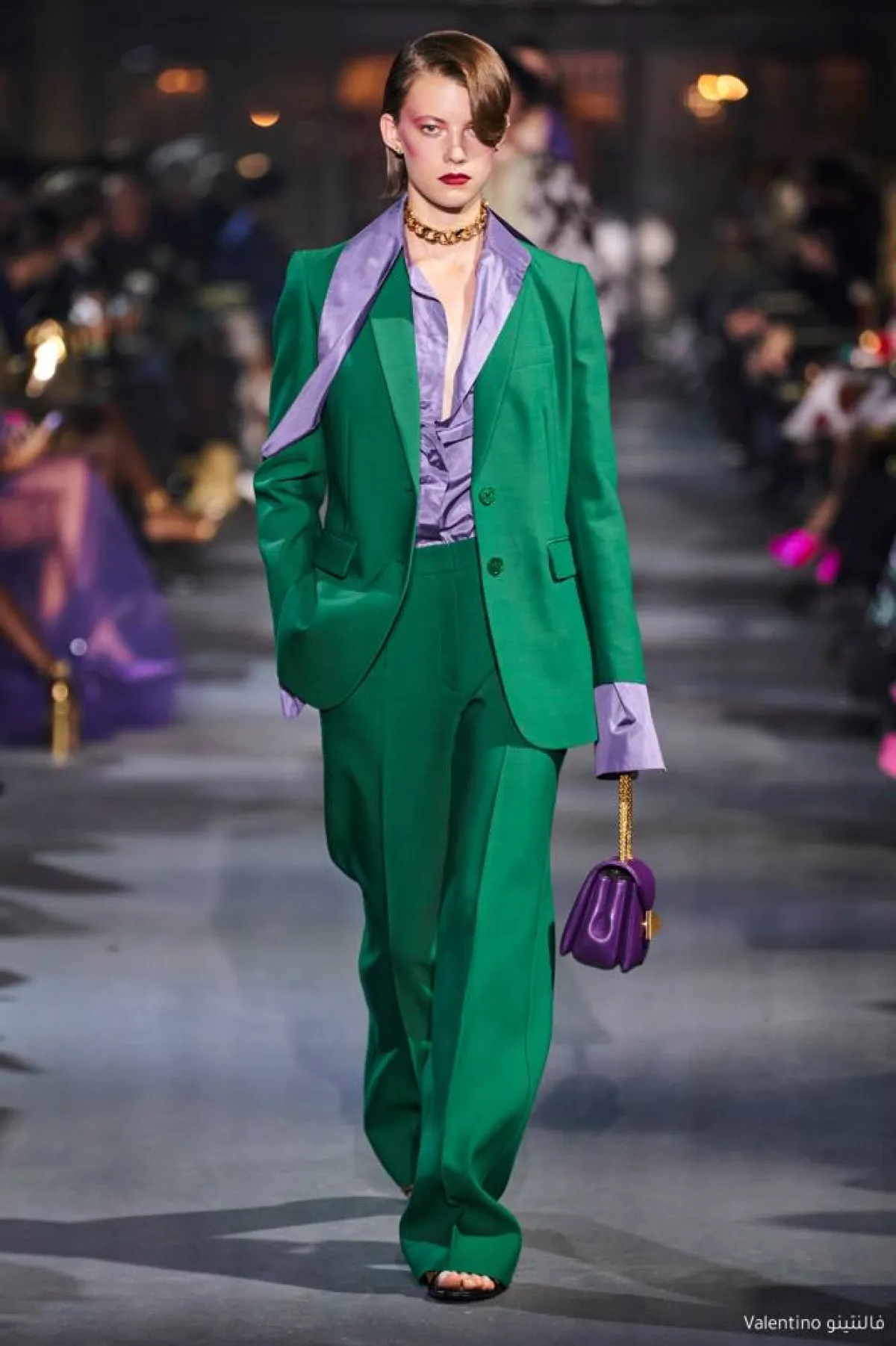 قلادة التشوكر لإطلالات عصرية Statement Choker