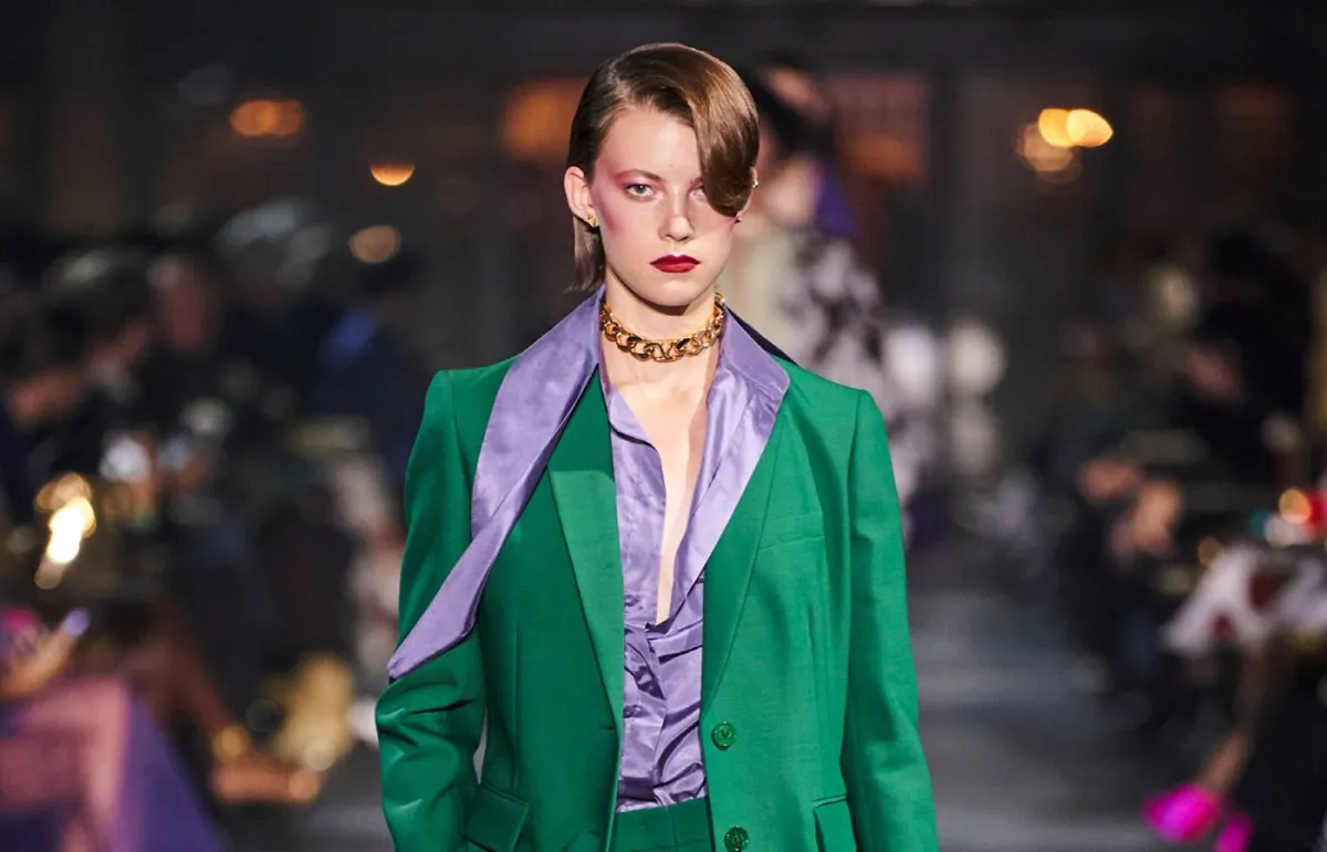 قلادة التشوكر لإطلالات عصرية Statement Choker