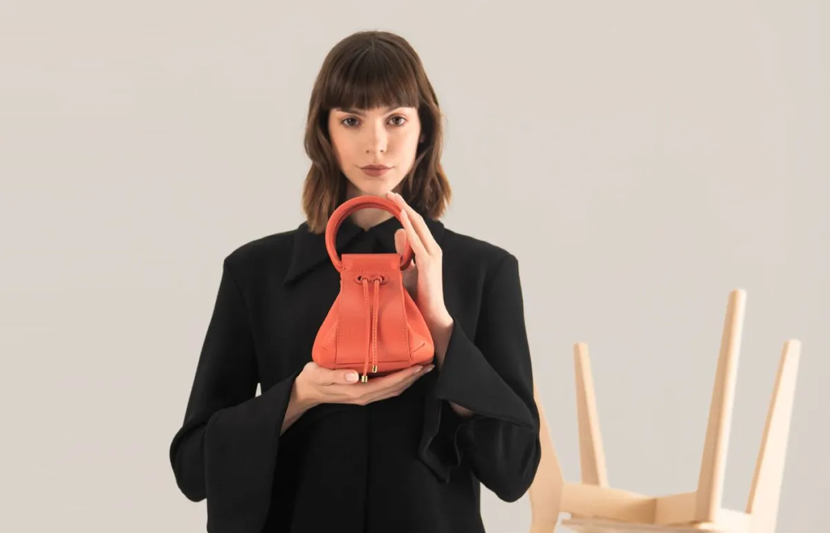 من تصاميم المصمّمة فاطمة العتيبة