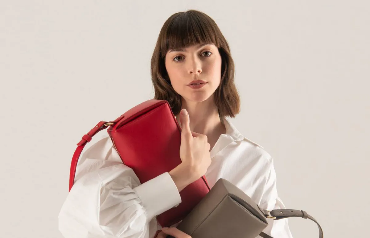 من تصاميم المصمّمة فاطمة العتيبة