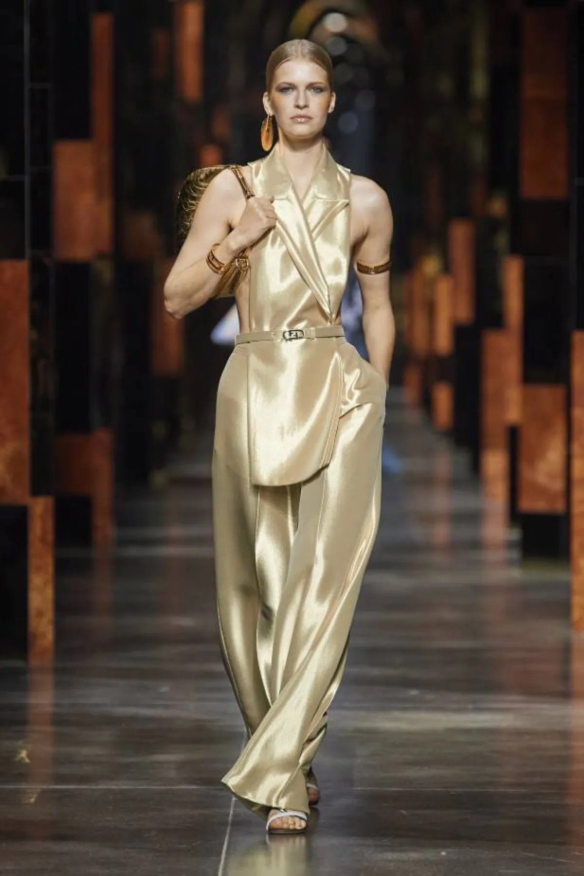 أزياء اللاميه