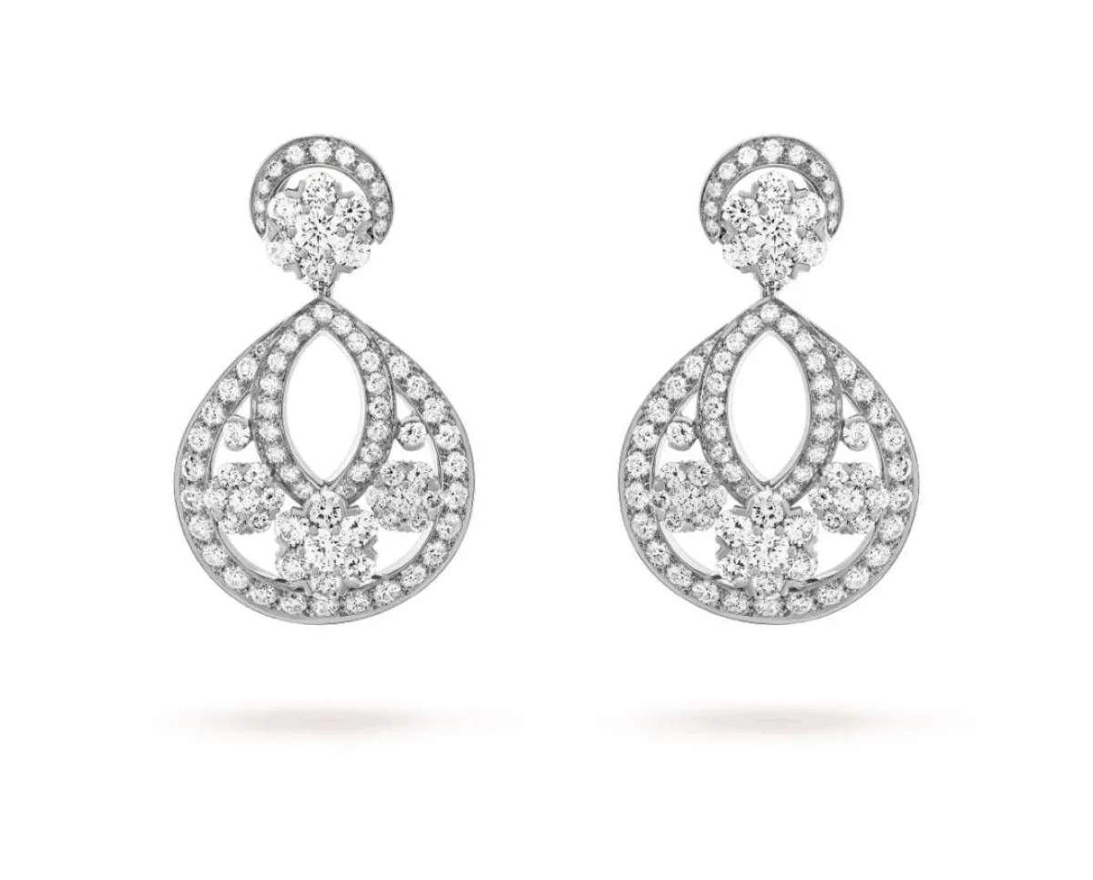 أقراط Snowflake من فان كليف آند أربلز Van cleef&Arpels 