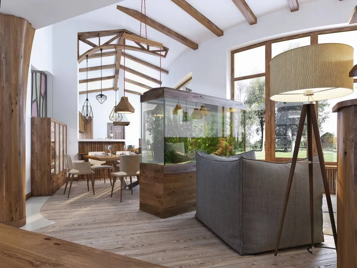 حوض السمك قد يفصل بين مساحتين، في منطقة الاستقبال