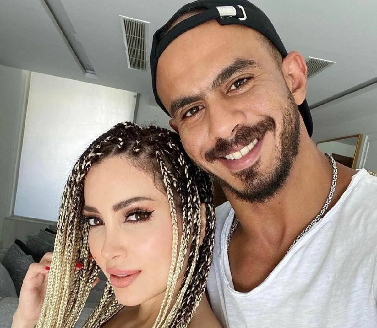 نسرين طافش وزوجها شريف شرقاوي- الصورة من حسابها على إنستجرام قبل حذفها