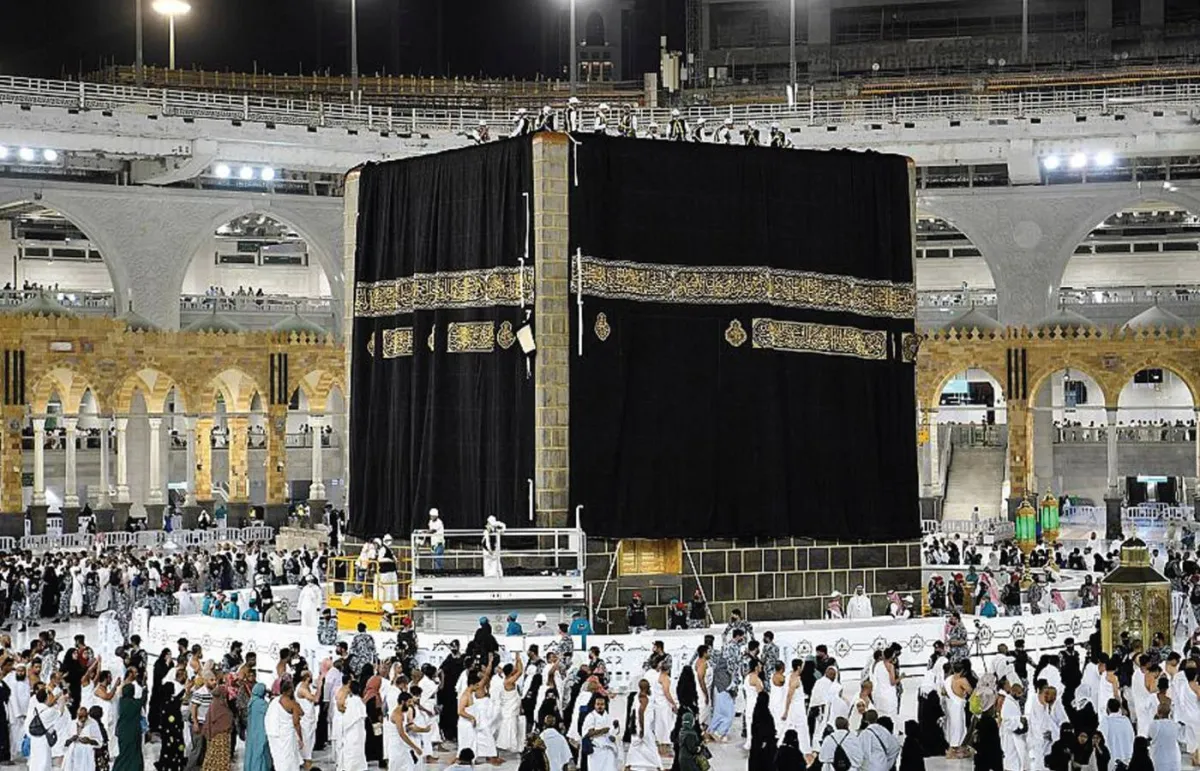 إعطاء الزائر فرصة الاطلاع على كيفية صناعة كسوة الكعبة