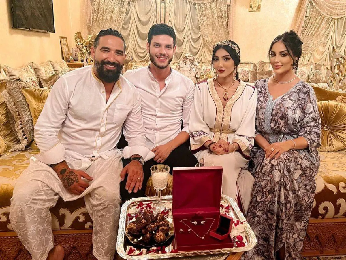 عائلة إيمان بطمة في حفل الخطوبة -  صورة من حساب إيمان على إنستجرام