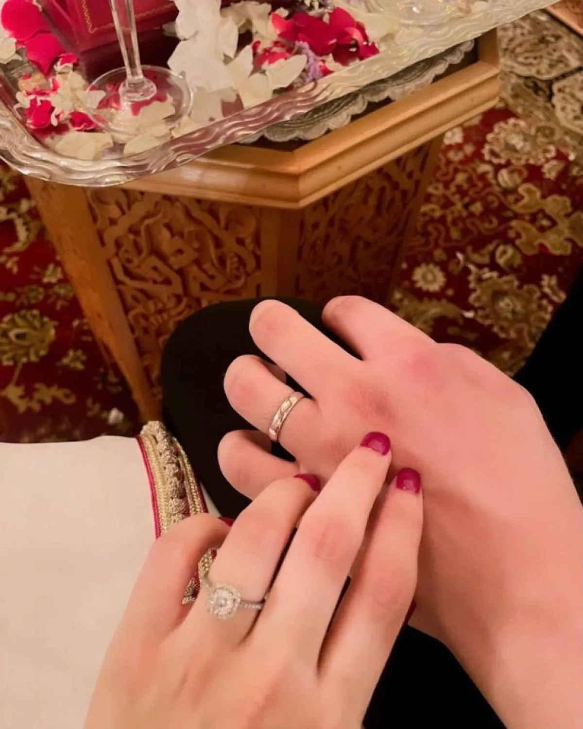 من حفل الخطوبة -  لقطة من حساب إيمان على إنستجرام