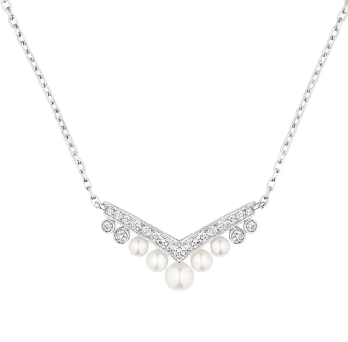 قلادة جوزفين إيغريت من شوميه Chaumet