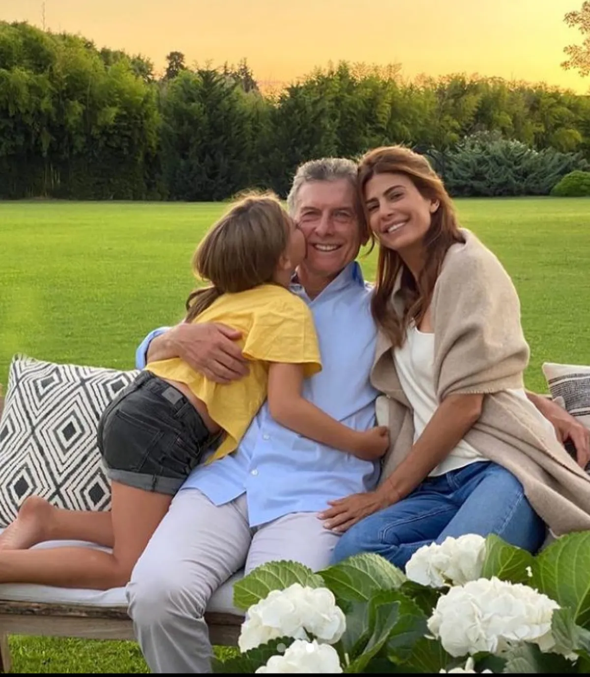 جوليانا عواضة مع الرئيس الأرجنتيني السابق ماوريسيو ماكري