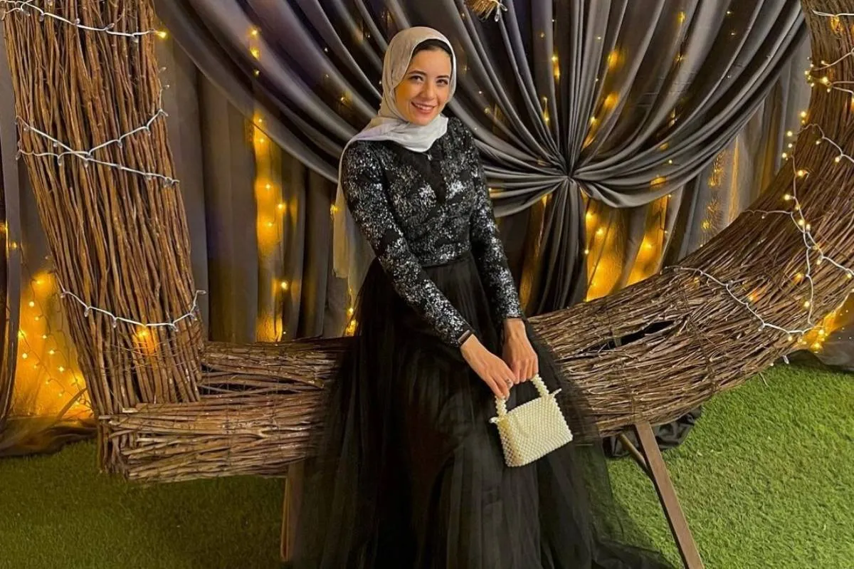 فساتين سواريه اسود وفضي للمحجبات