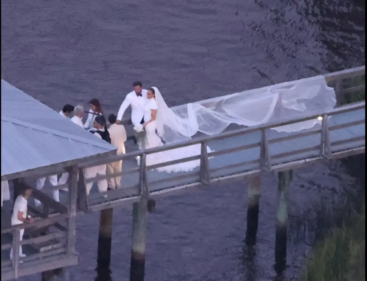 زفاف جينيفر لوبيز- الصورة من موقع TMZ الالكتروني