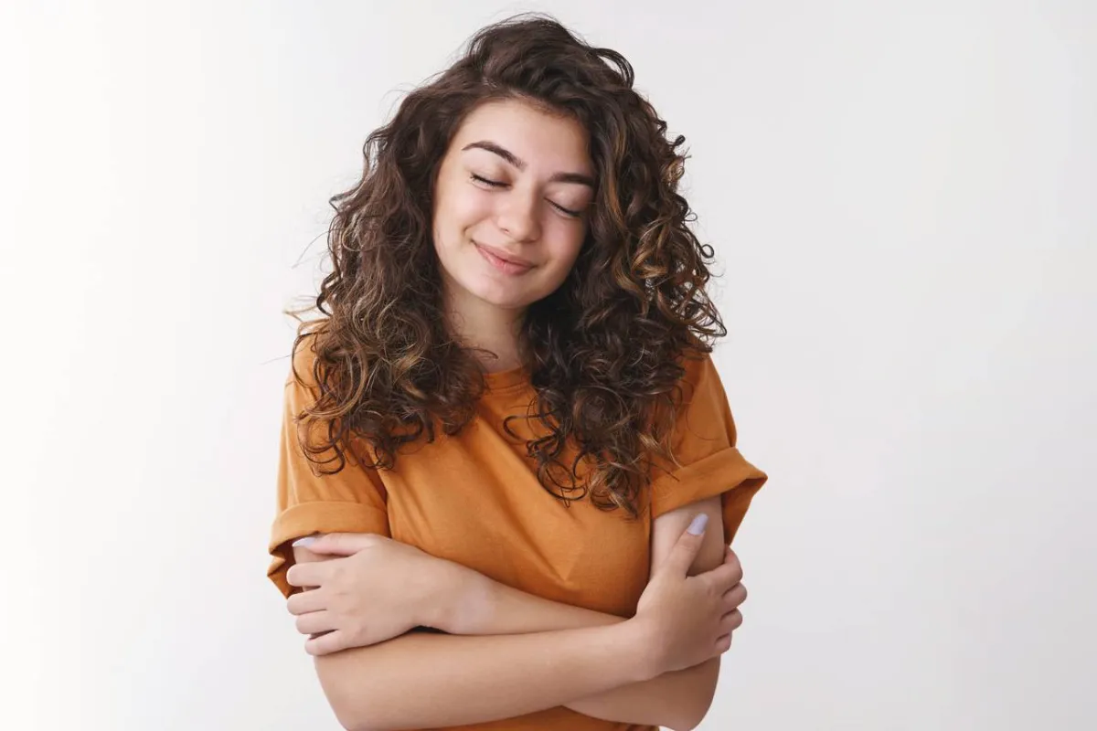 صورة لفتاة سعيدة