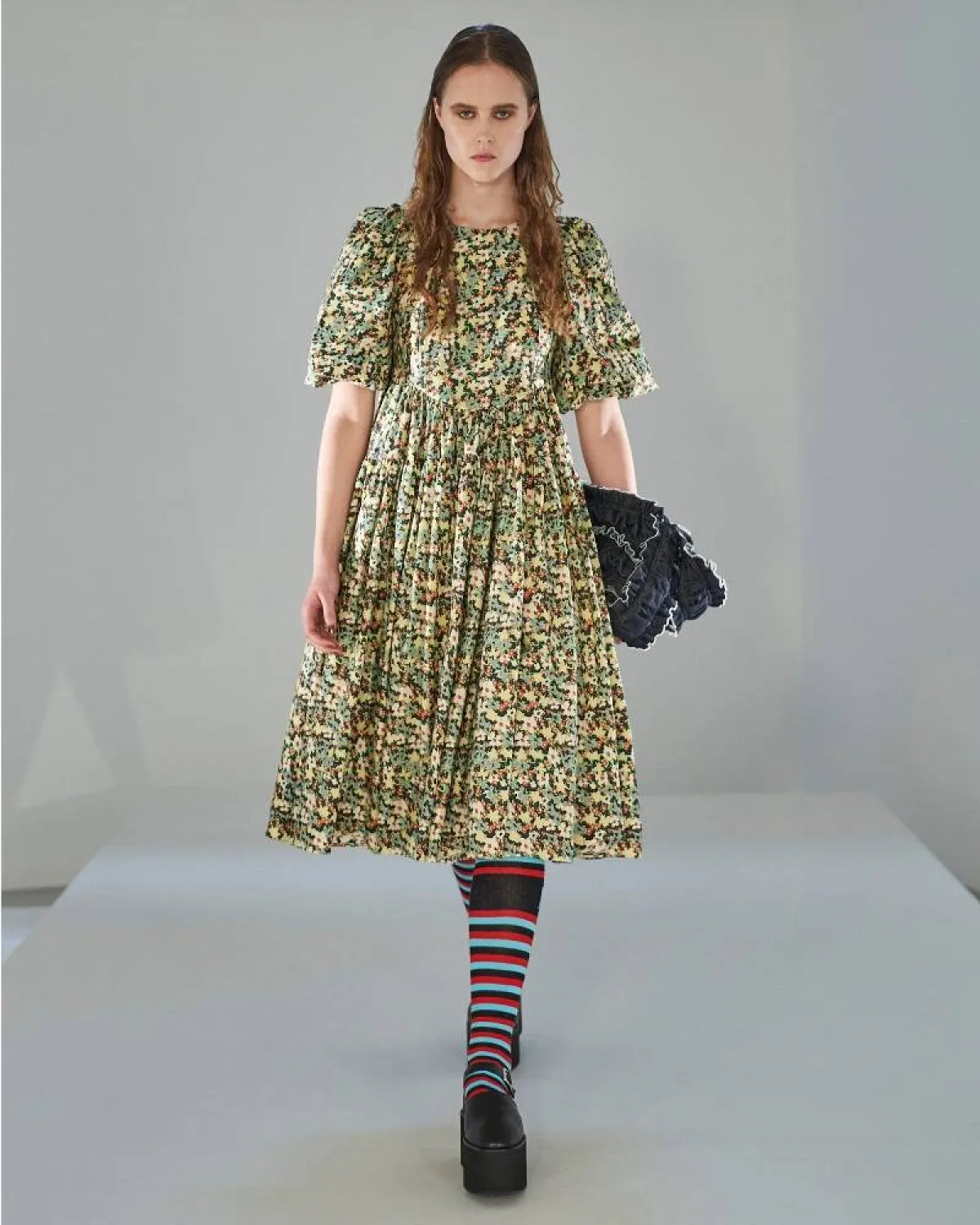 موديلات فساتين 2022 فضفاضة مناسبة  للجامعة من مولي جودارد   Molly Goddard