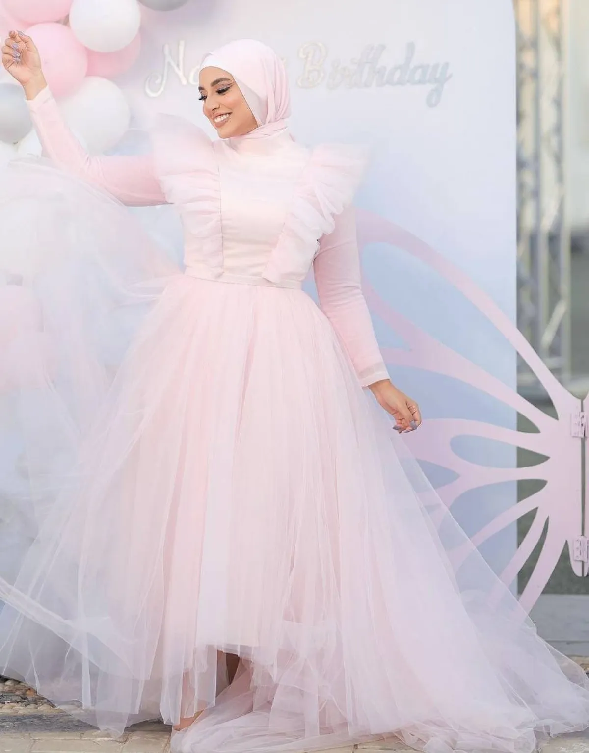 نادية الخولي بفستان من التل