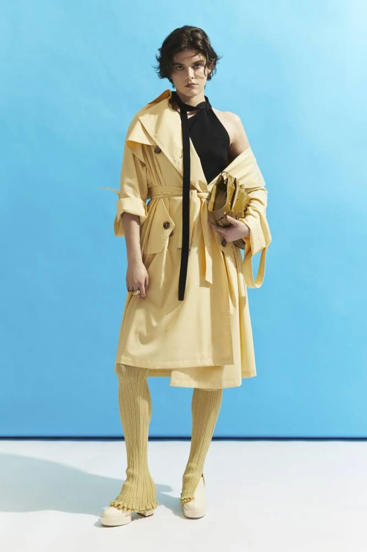 موديلات معاطف من عروض ما قبل خريف2022