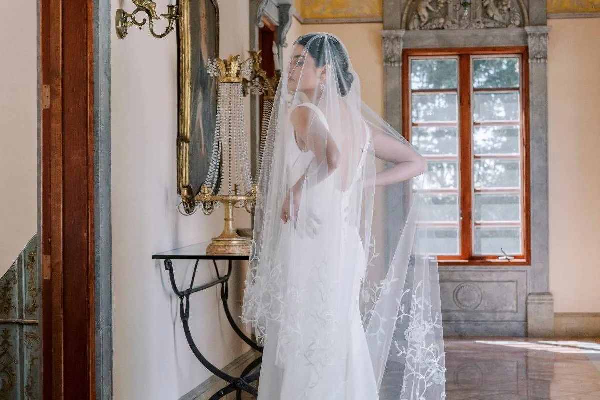 تنسيق الطرحة من آن بارج Anne Barge