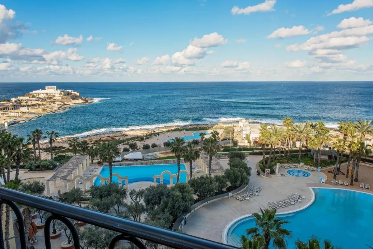 إطلالات على البحر من غرف هيلتون مالطا