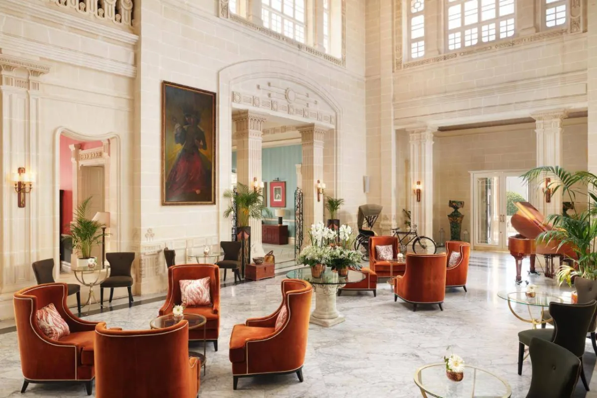 الفخامة في كورينثيا بالاس مالطا