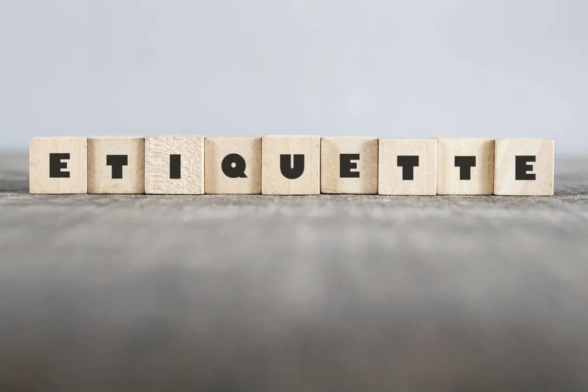 آداب التصرّف مع النادل