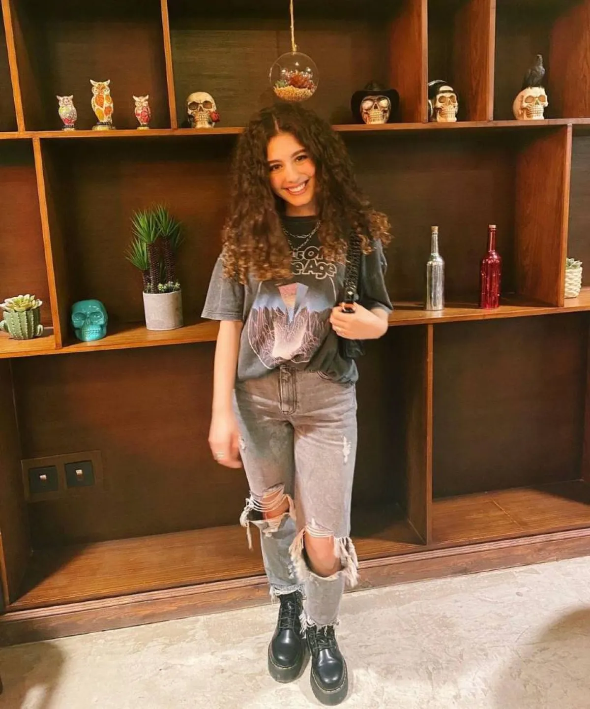 مايان السيد بسروال جينز شبابي 