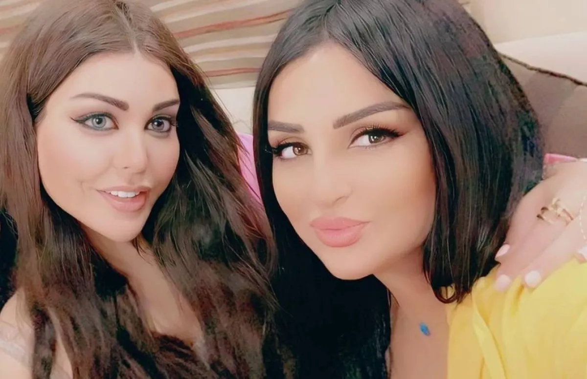 سارة الهاني مع شقيقتها الراحلة لينا الهاني -  صورة من صفحتها الرسمية على انستغرام