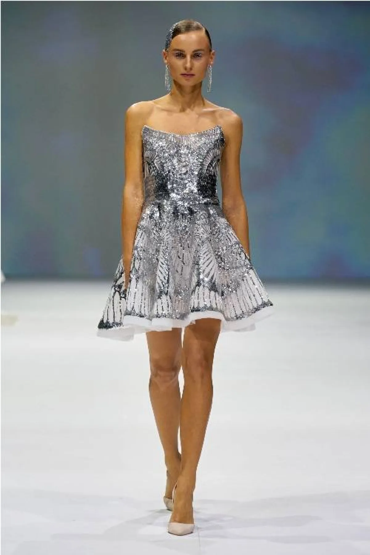 فستان سهرة براق من مايكل سينكو «Michael Cinco»