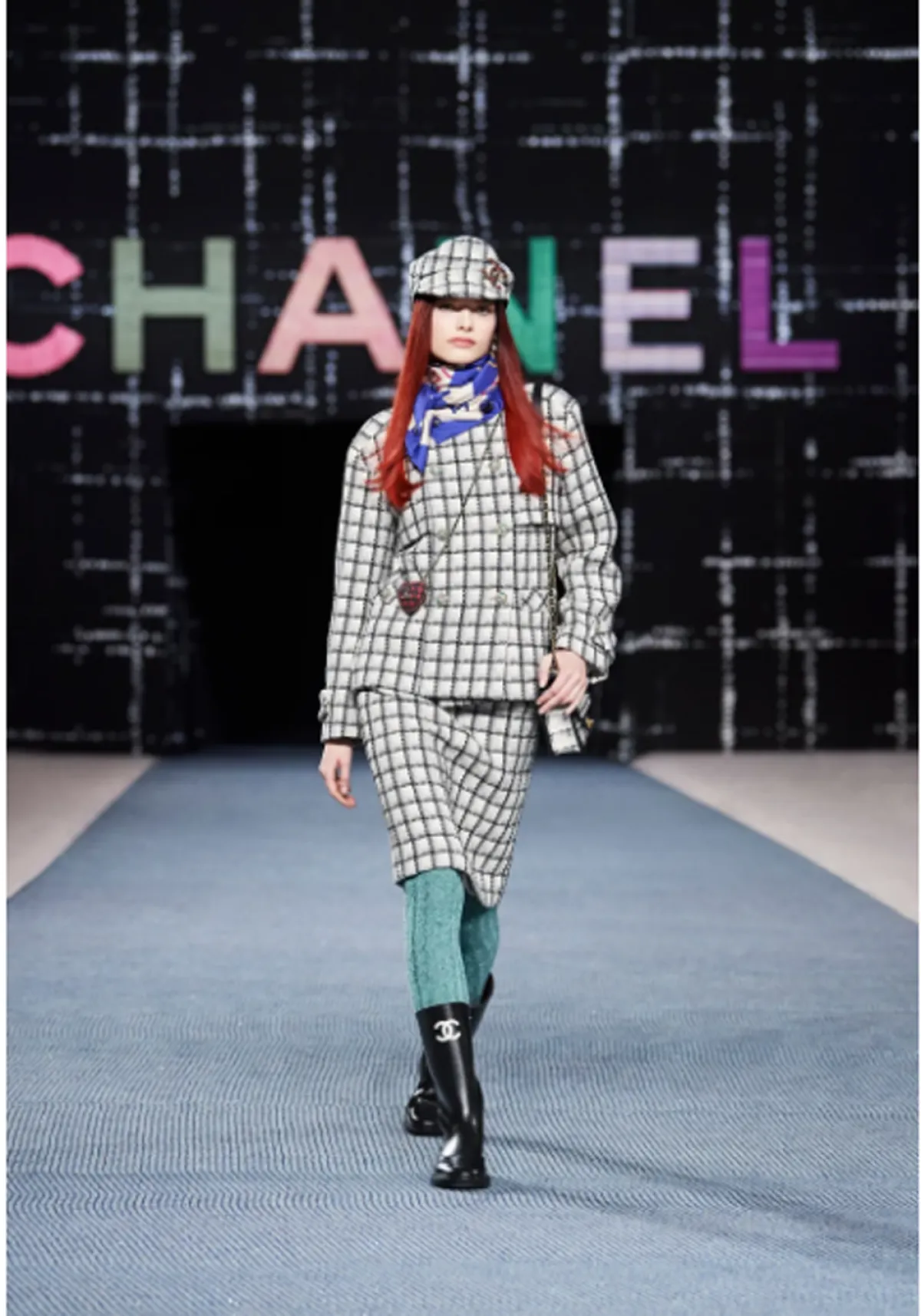 تايير مريع الطبعات من دار شانيل