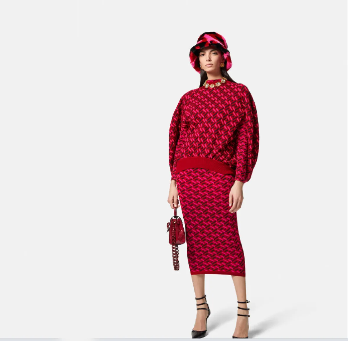 زي من الصوف من فرساتشي Versace