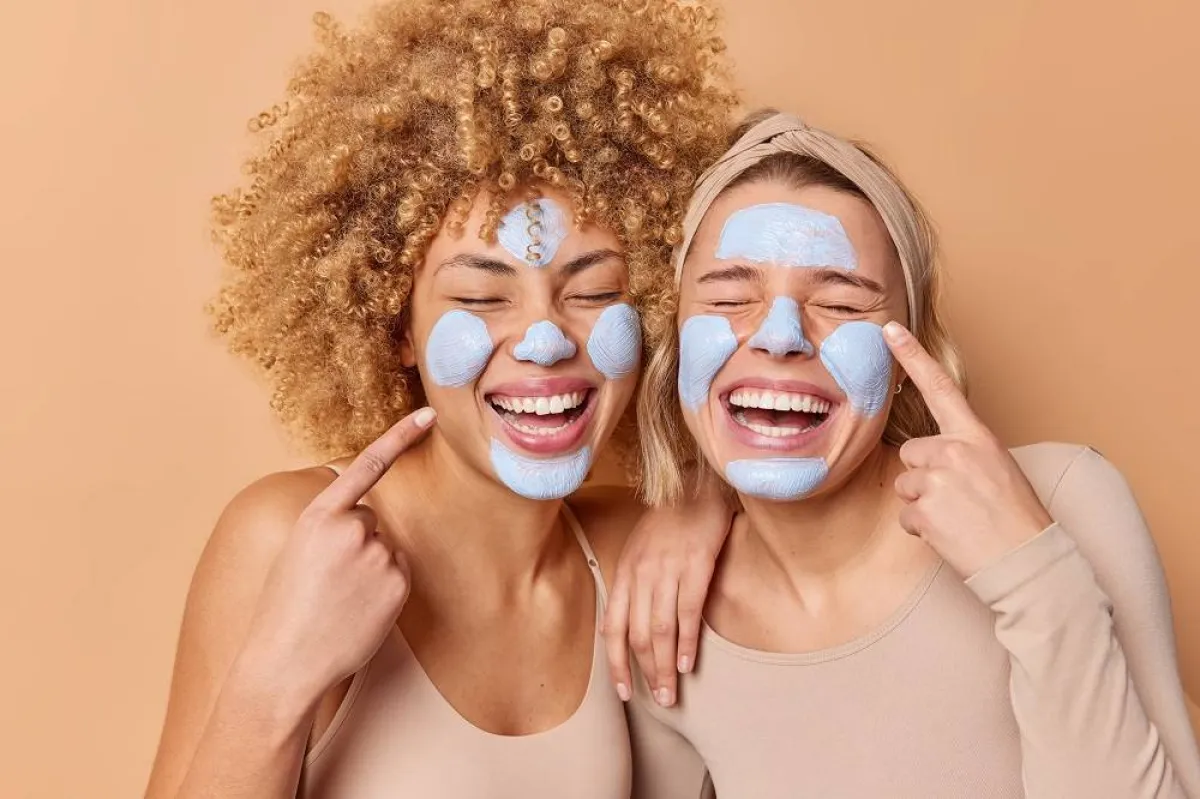 قناع الطين لجميع أنواع البشرة