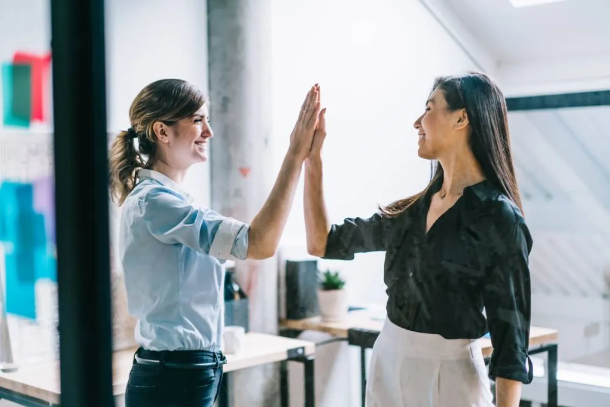 التواصل الواضح والمريح في بيئة العمل