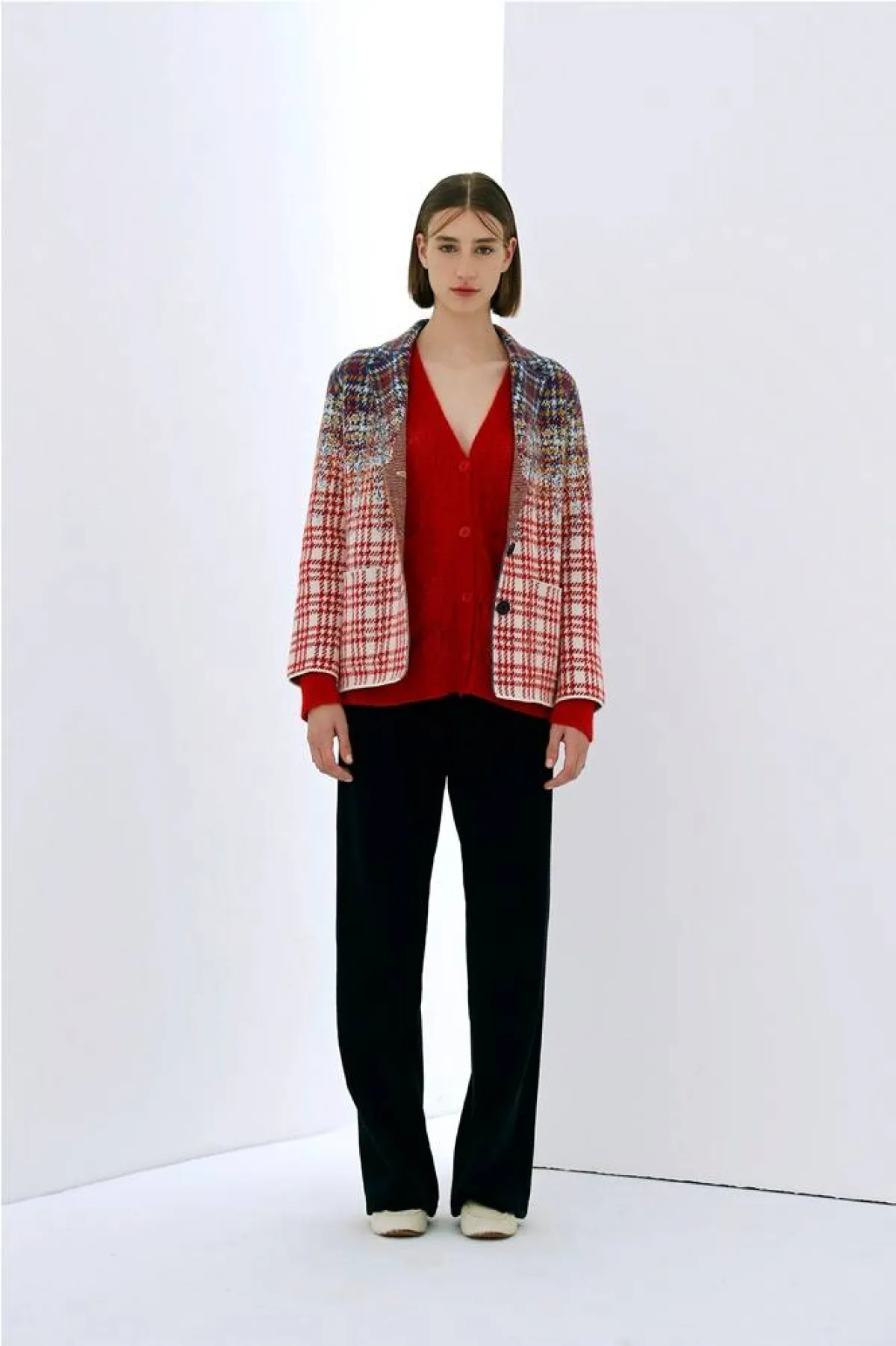 موديلات جاكيتات بنقشات الكارو من عروض خريف 2022 من ليبور جابالا «Lebor Gabala»