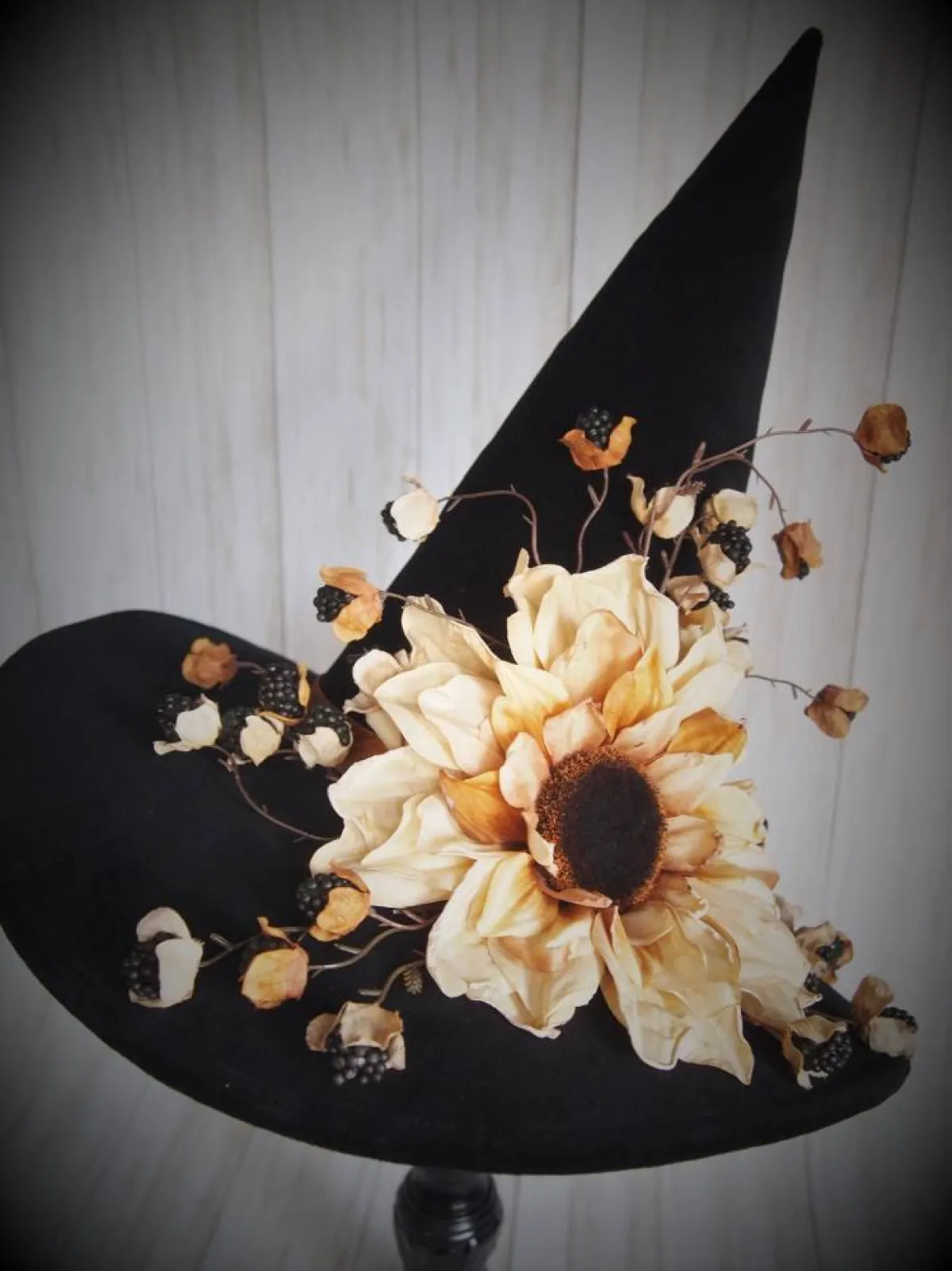 قبعات ساحرات