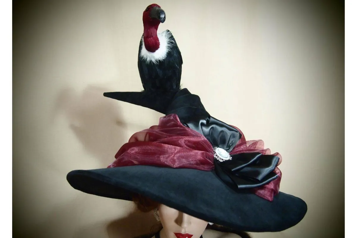 قبعات ساحرات