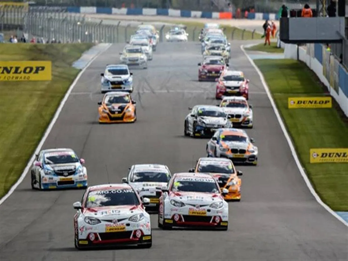 4 طرز ألمانية تشارك في سباقات السيارات 