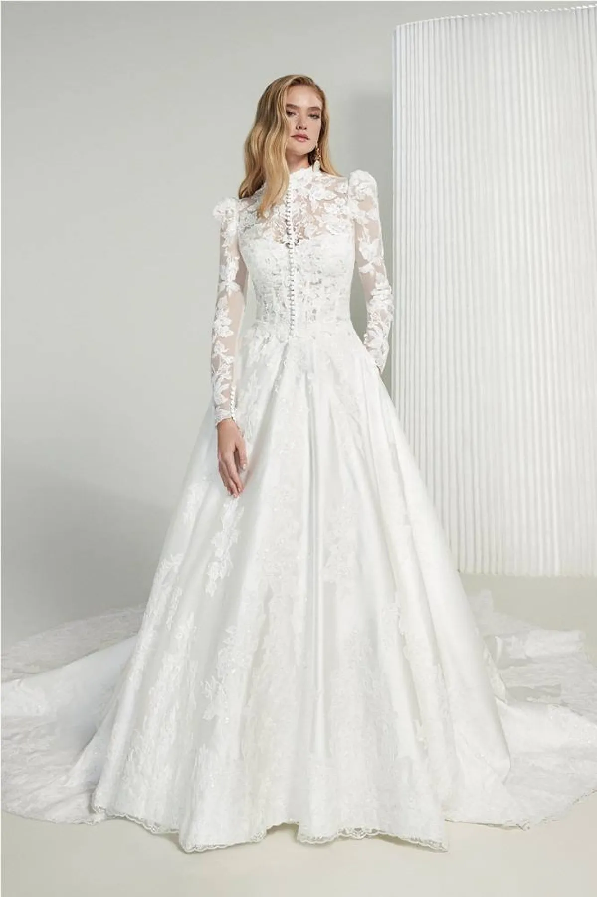 فساتين زفاف فخمة لعروس خريف 2022 من جاستن ألكسندر Justine  Alexander