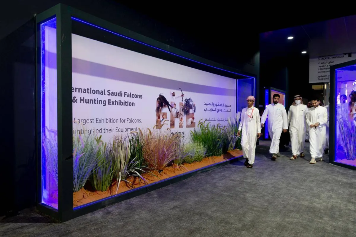 انطلاق معرض الصقور والصيد والمزاد الدولي لمزارع إنتاج الصقور
