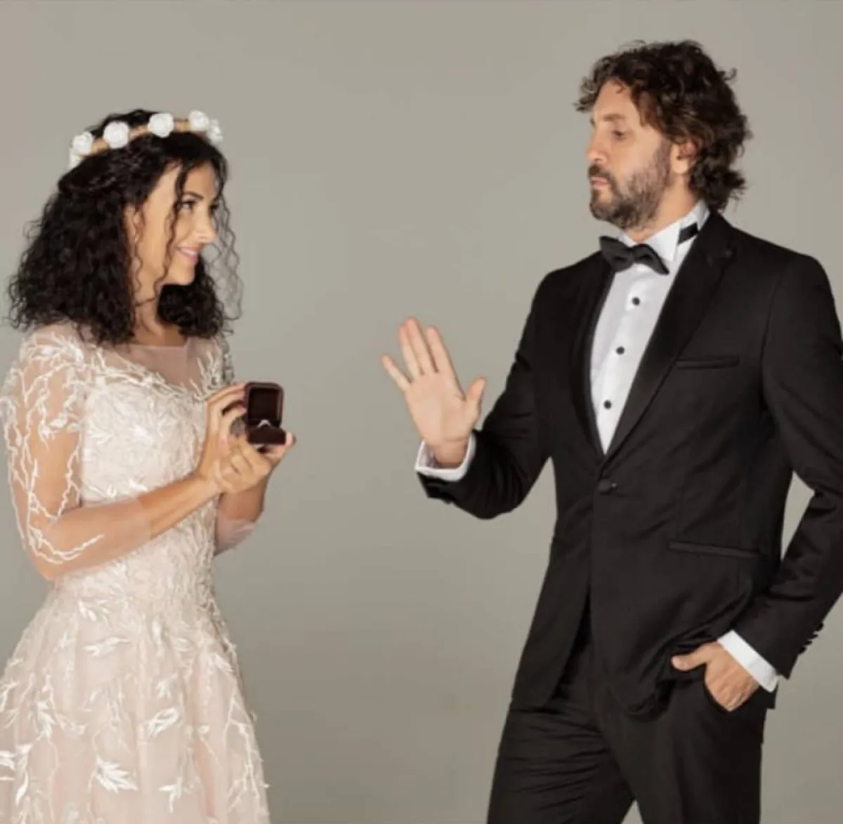 هشام ماجد ودنيا سمير غانم في مشهد من فيلم تسليم أهالي - الصورة من حساب هشام ماجد على  إنستغرام