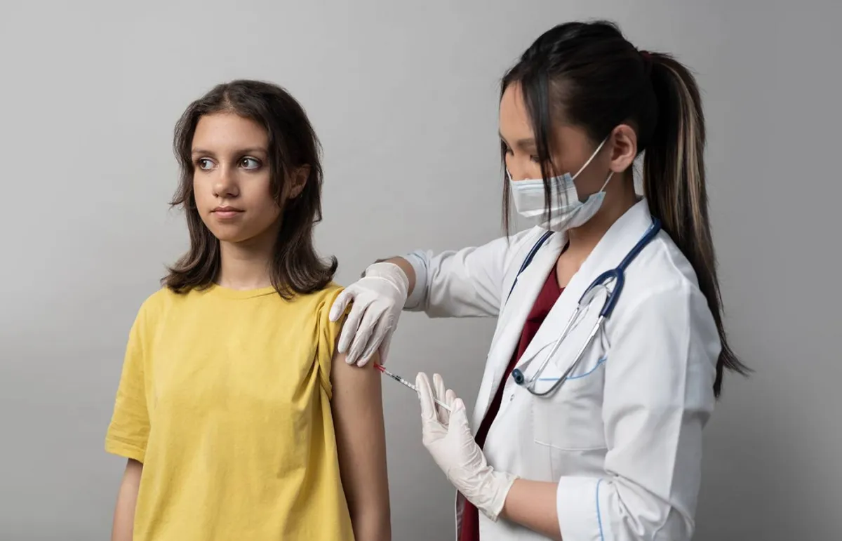 لقاح كورونا.. عودة دراسية آمنة وصحية