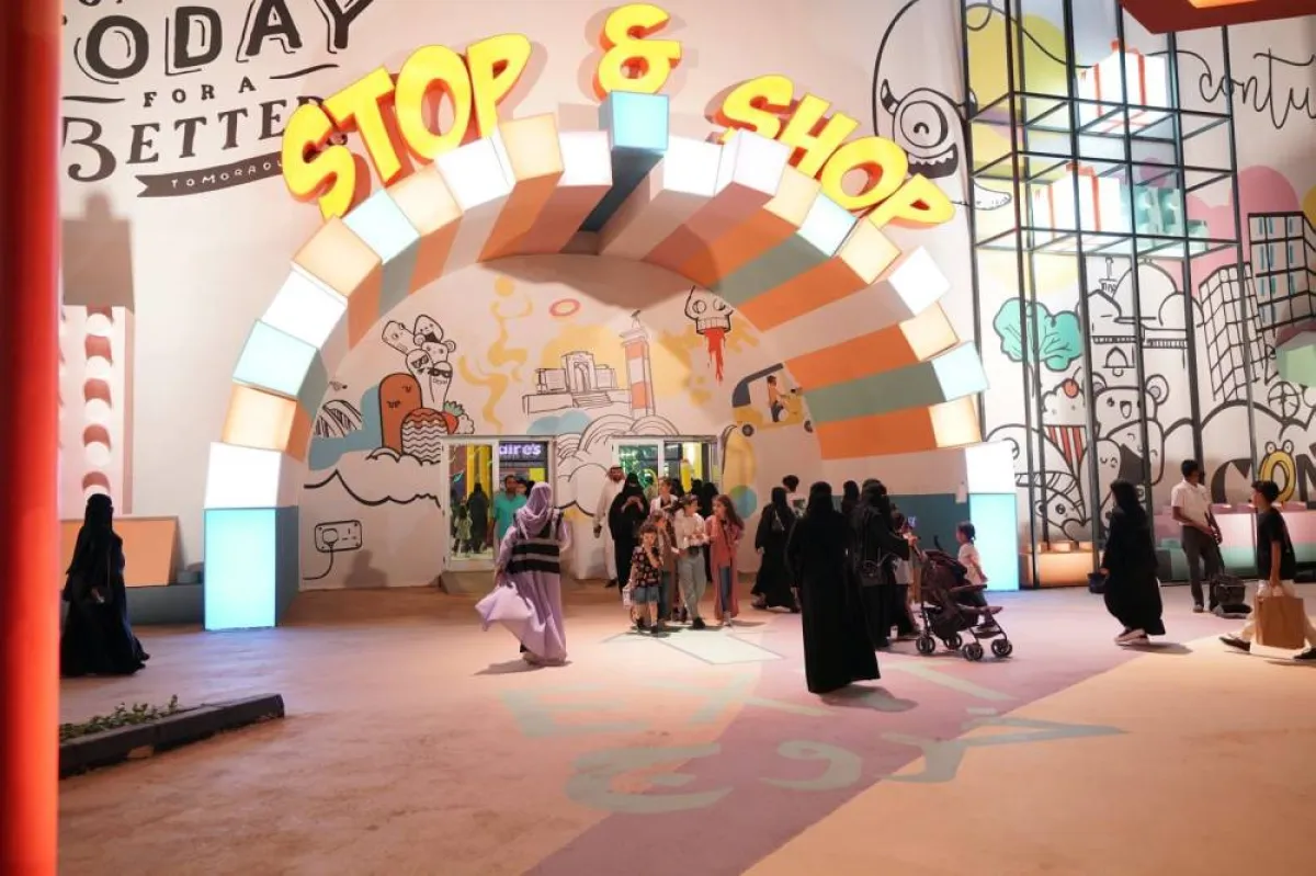 بتصاميمها المستلهمة من الرسوم والفنون.. "ستوب آند شوب" تستقطب زوار مهرجان العودة إلى الرياض