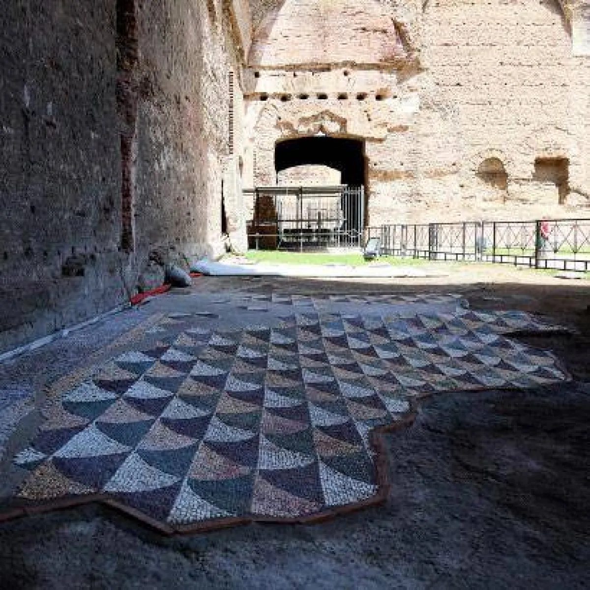 فسيفساء حمامات كاراكالا Caracalla القديمة في روما- الصورة من موقع بلغاري الرسمي