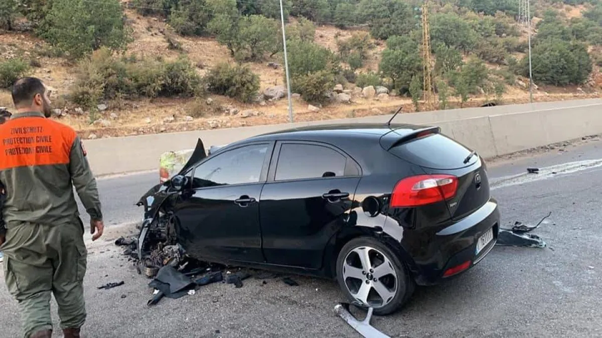 سيارة الراحل جورج الراسي - الصورة من حساب الدفاع المدني مركز المصنع على فيسبوك