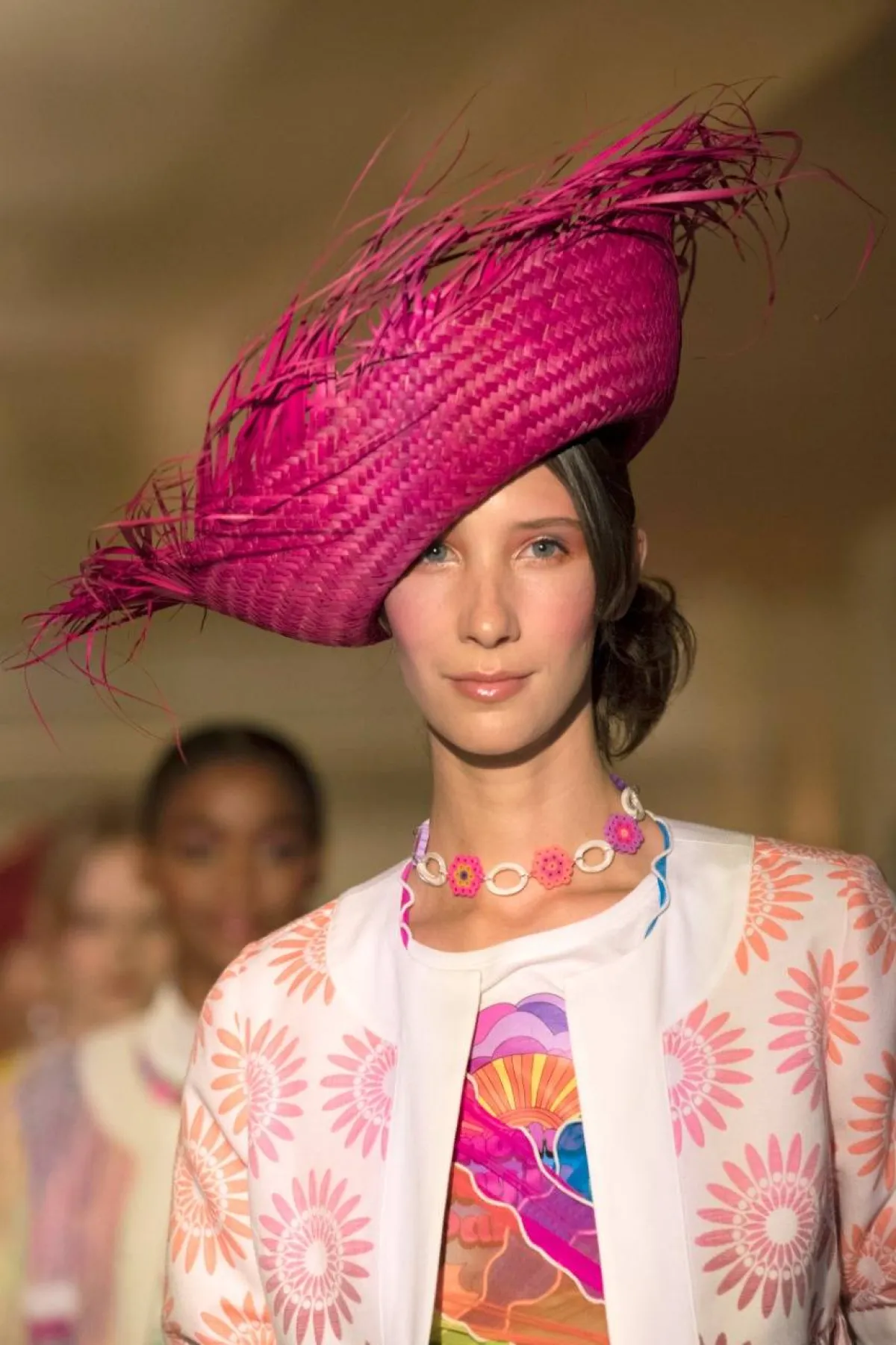 قبعة باللون الوردي من  آنا سو Anna Sui