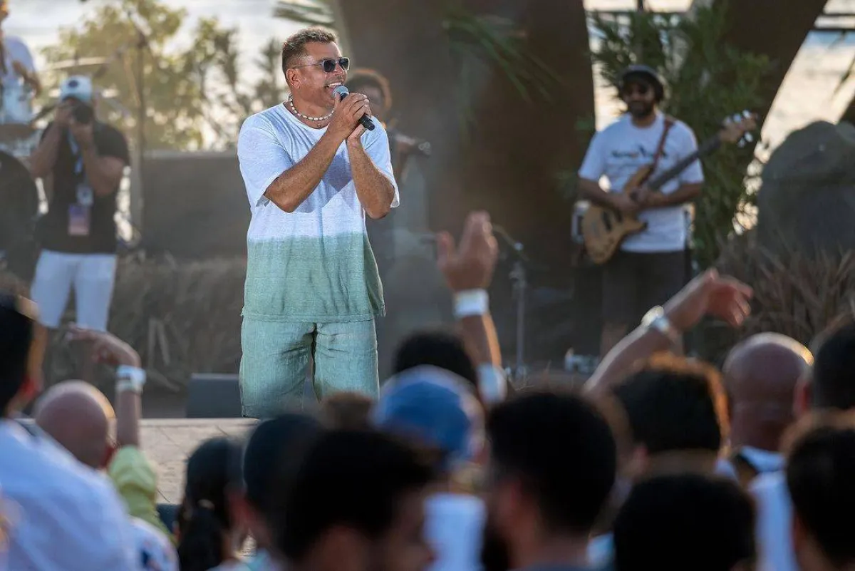 عمرو دياب في حفل جدة - صورة من صفحته الرسمية على انستغرام