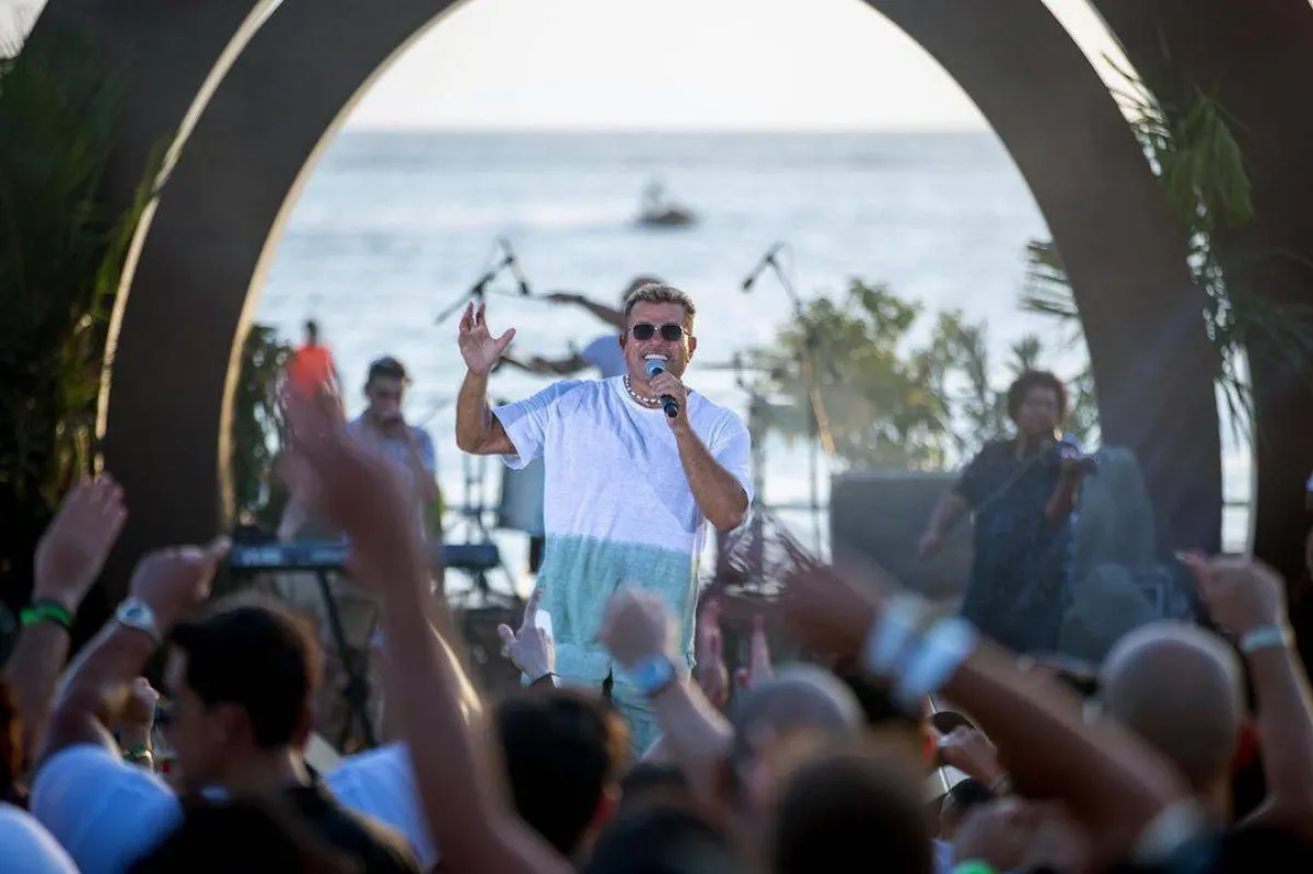 عمرو دياب في حفل جدة - صورة من صفحته الرسمية على انستغرام