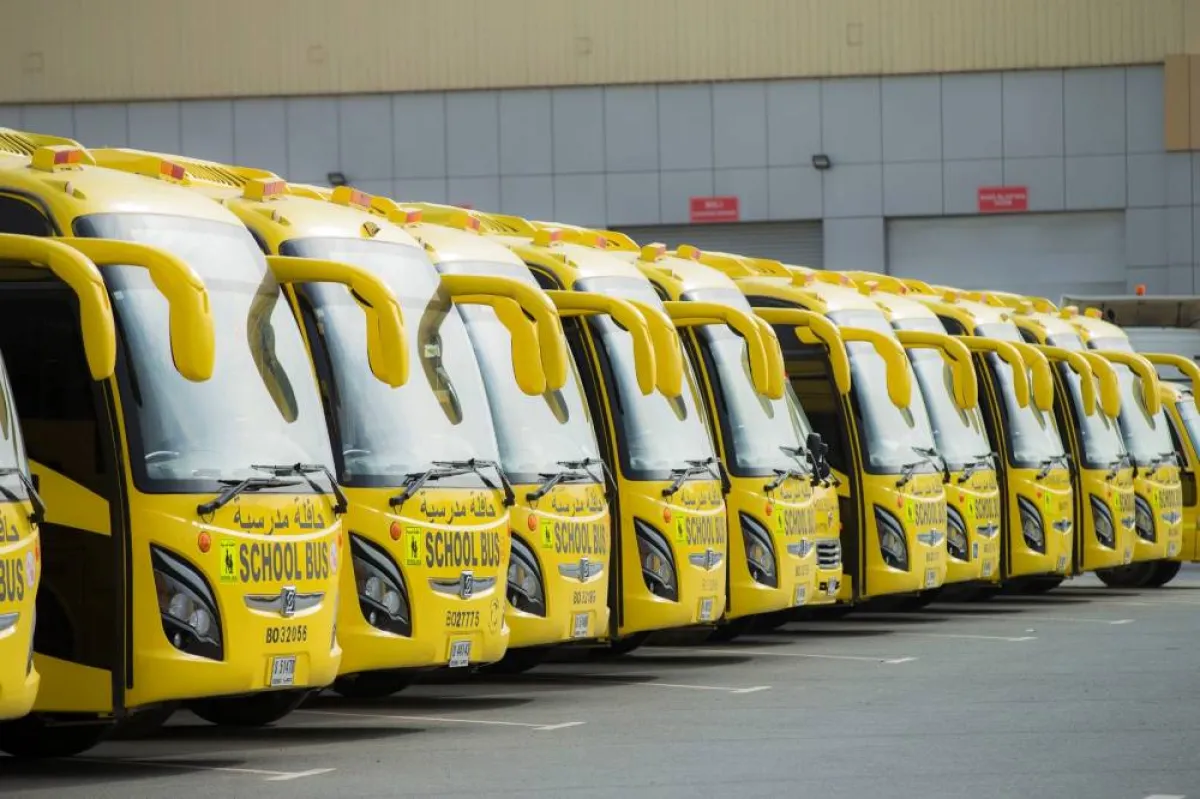 مواصلات الإمارات تستعد لنقل 241 ألف طالب وطالبة. الصورة من "وام"