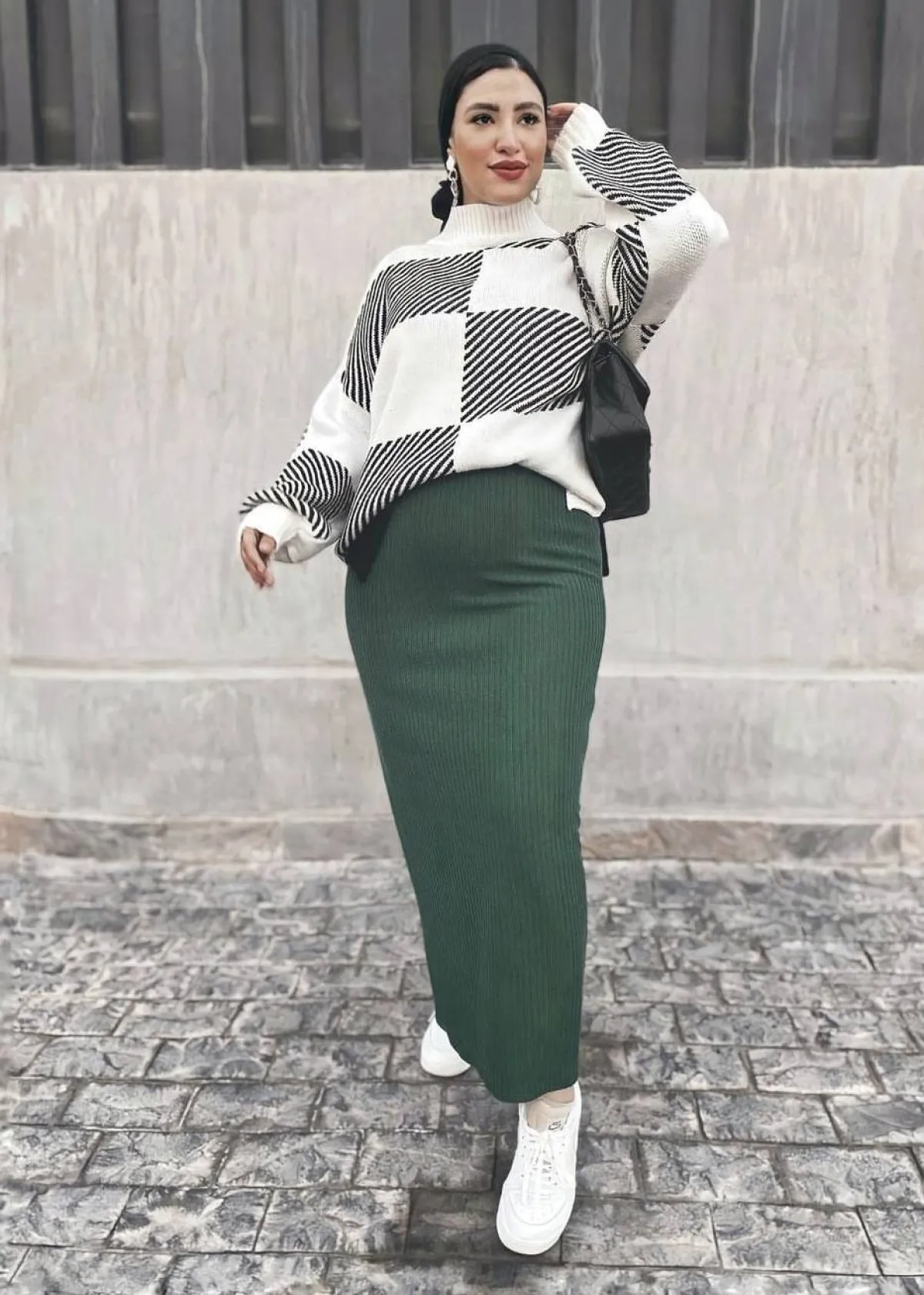 دينا رزق بإطلالة عصرية