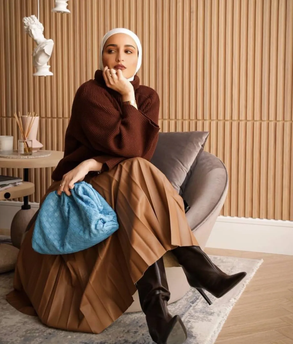 دلال الدوب بإطلالة خريفية