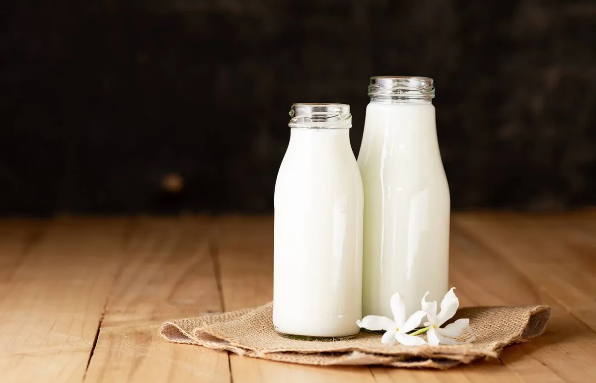 لا تهملي شرب الحليب قبل النوم لصحة جلدية جيدة