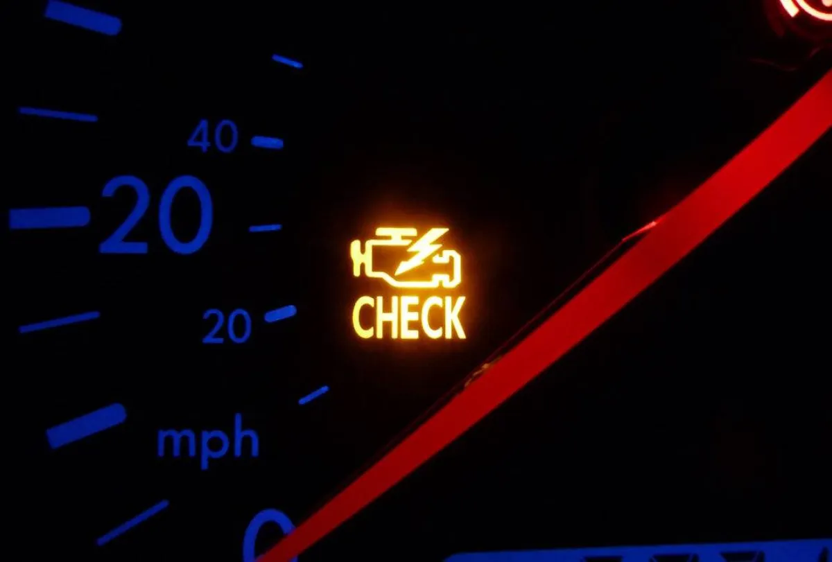 أسباب ظهور لمبة Check Engine والحل لهذه المشكلة