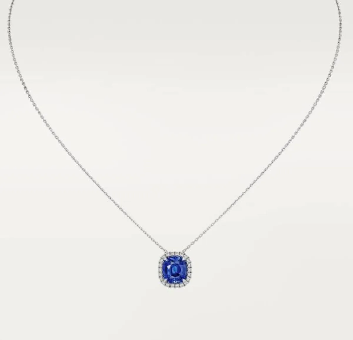 قلادة سوليتير من مجموعة  دِستينيه لدار كارتييه Cartier